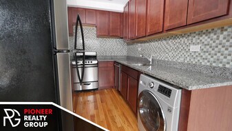 506 W Arlington Pl, Unit 3 in Chicago, IL - Building Photo