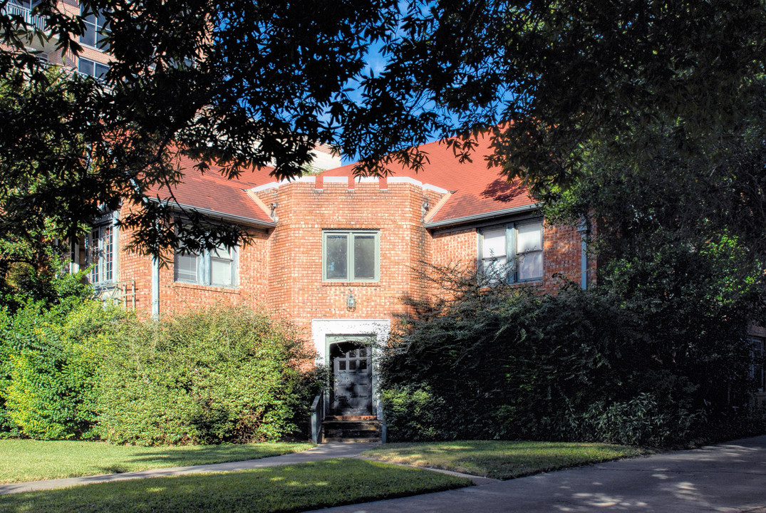 Gramercy Place Apartments in Houston, TX - Building Photo