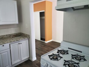 596 Friendly Ln in Crestline, CA - Building Photo - Building Photo