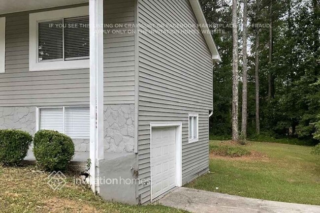 2211 Doral Ct SW in Atlanta, GA - Building Photo - Building Photo