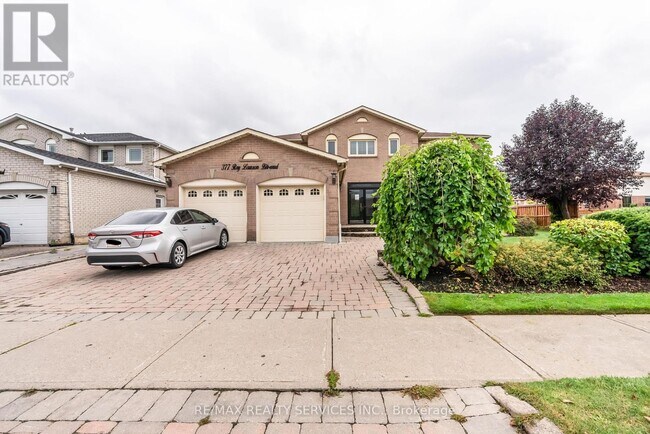 377 Ray Lawson Blvd in Brampton, ON - Building Photo - Building Photo