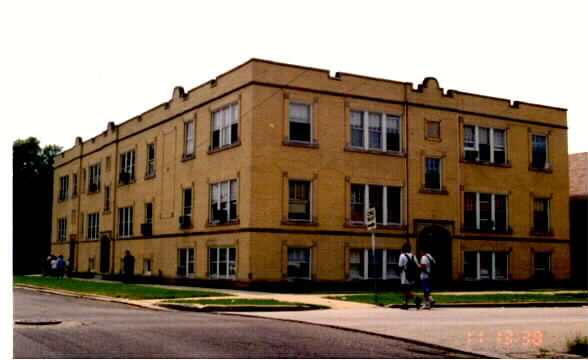 5301 W Drummond Pl in Chicago, IL - Foto de edificio