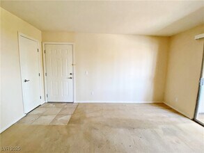 7200 W Pirates Cove Rd, Unit 2112 in Las Vegas, NV - Building Photo - Building Photo