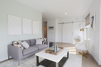 Multnomah Village Apartments in Portland, OR - Building Photo - Interior Photo