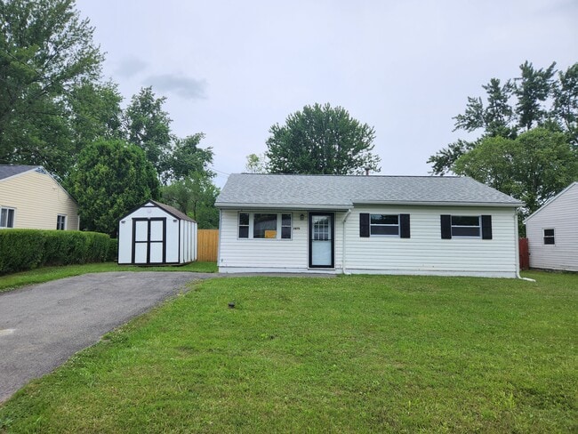 property at 7875 Mac Arthur Blvd