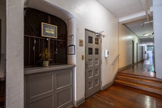 Ashmont Apartments - Art Deco Building in Los Angeles, CA - Building Photo - Building Photo