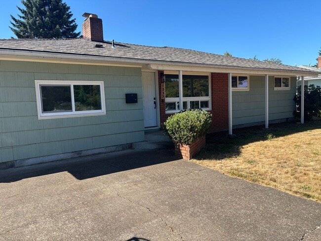 1337 C St in Independence, OR - Building Photo - Building Photo