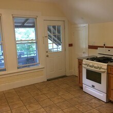 38 Kneen St, Unit 3rd Floor in Shelton, CT - Building Photo - Building Photo