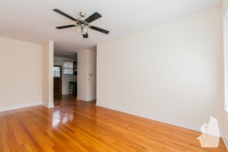 4535 N Leavitt St, Unit 3 in Chicago, IL - Building Photo - Building Photo