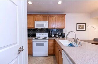 2909 Huntington Blvd, Unit 206 in Fresno, CA - Foto de edificio - Building Photo