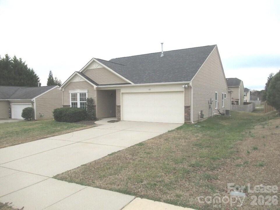 122 Anastasia Ln in Lincolnton, NC - Building Photo