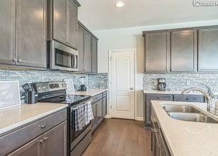 7731 Cabrini Pl in Fairburn, GA - Building Photo - Building Photo