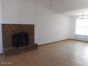 1860 Sonoma Pl in El Paso, TX - Building Photo - Building Photo