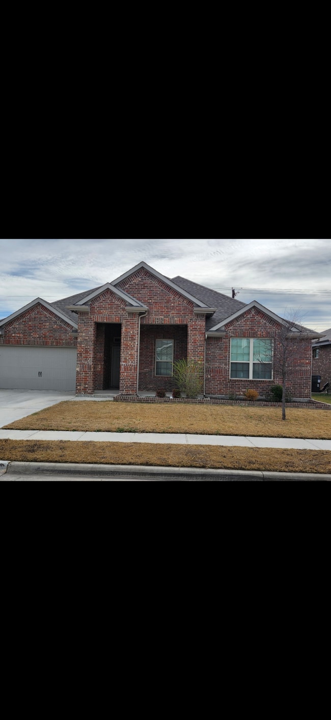 property at 1436 Lakeview Dr