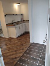 908 15th St, Unit 4 in Bremerton, WA - Foto de edificio - Building Photo