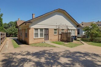 1904 Clover Ln in Fort Worth, TX - Building Photo - Building Photo