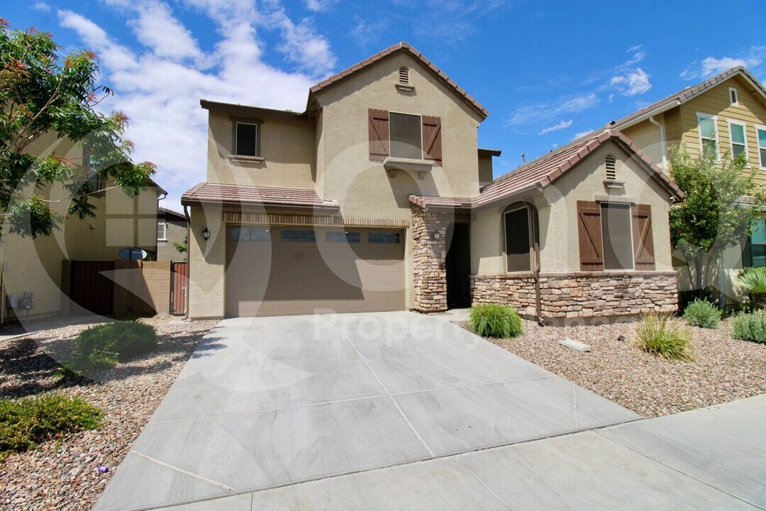 1026 E Weatherby Way in Chandler, AZ - Building Photo