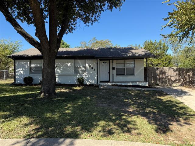 1833 Grove Cir in Mesquite, TX - Building Photo