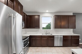 6104 Toye Dr in Austin, TX - Building Photo - Building Photo
