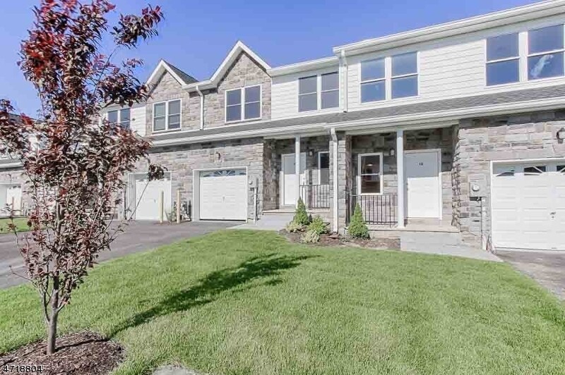 6 Di Edwardo Ct in Parsippany Troy Hills, NJ - Building Photo