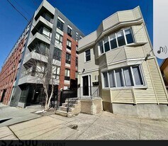 146 Clarke Ave in Jersey City, NJ - Building Photo