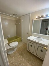3777 NW 78th Ave, Unit 5E in Hollywood, FL - Building Photo - Building Photo