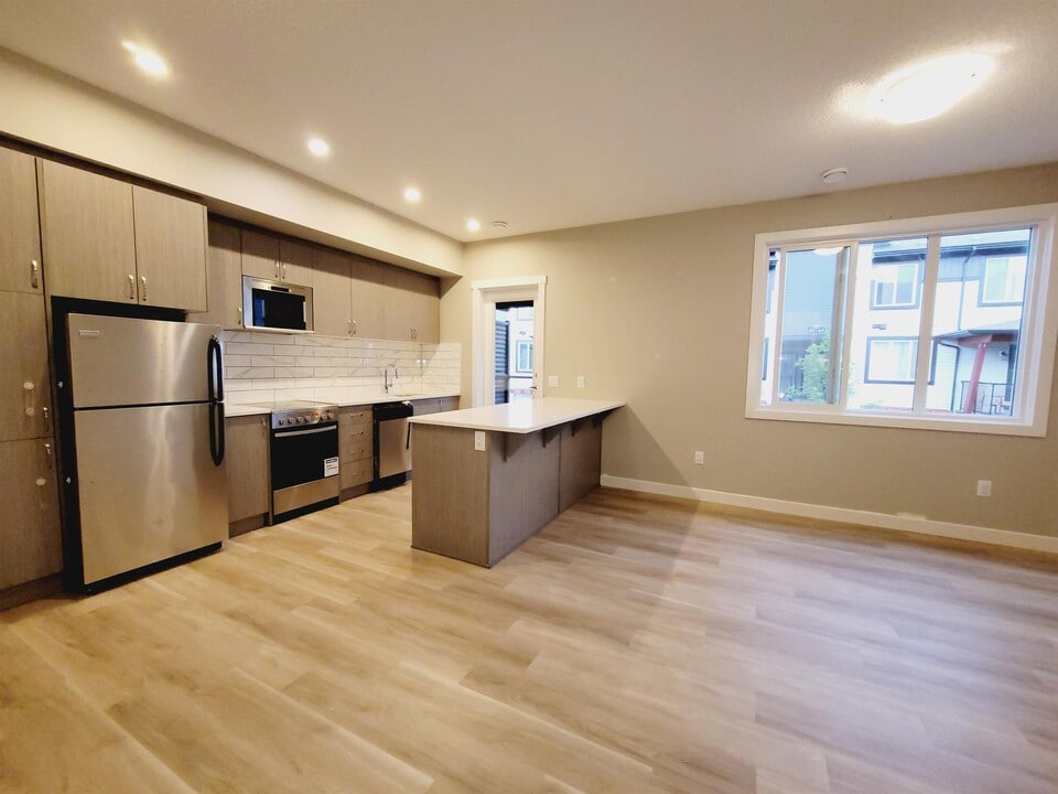 446 Allard Blvd SW in Edmonton, AB - Building Photo