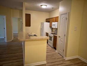 9415 Magnolia Ridge Dr in Louisville, KY - Foto de edificio - Building Photo