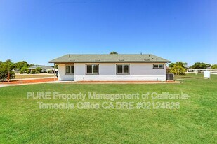 32330 Shrimp Ln in Winchester, CA - Building Photo