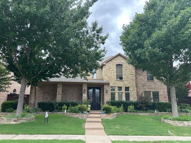 property at 8013 Sutherland Ln
