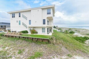 1626 Strand St in Neptune Beach, FL - Building Photo