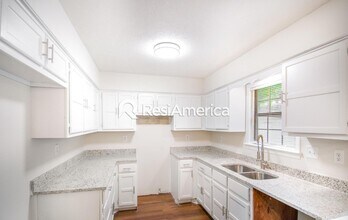 4555 Northwood Hills Dr in Memphis, TN - Foto de edificio - Building Photo