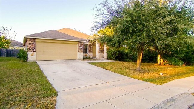 1654 Sunspur Rd in New Braunfels, TX - Building Photo - Building Photo