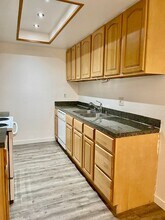 8907-8909 Montoya St in Sacramento, CA - Foto de edificio - Building Photo