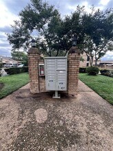 8400 Jamestown Dr in Austin, TX - Building Photo - Building Photo