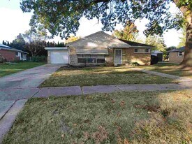 4208 Crestview Dr in Rockford, IL - Building Photo