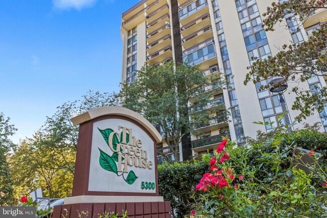 property at 5300 Holmes Run Pkwy