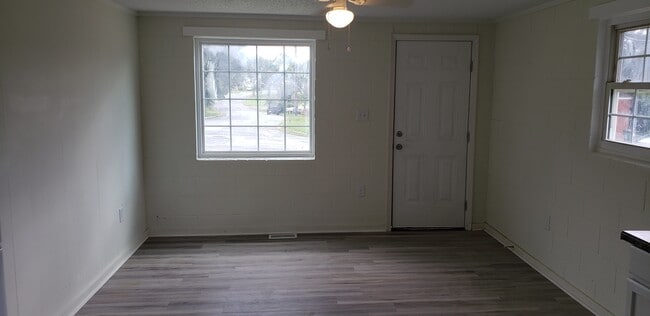 905 Douglas Dr, Unit A in Thomasville, NC - Building Photo - Building Photo