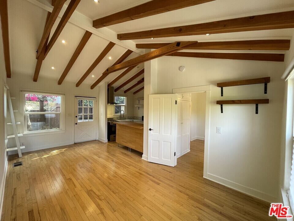 6853 1/2 W Alta Loma Terrace in Los Angeles, CA - Building Photo
