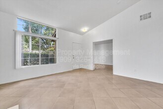 1240 Visconti Dr in Colton, CA - Building Photo - Building Photo
