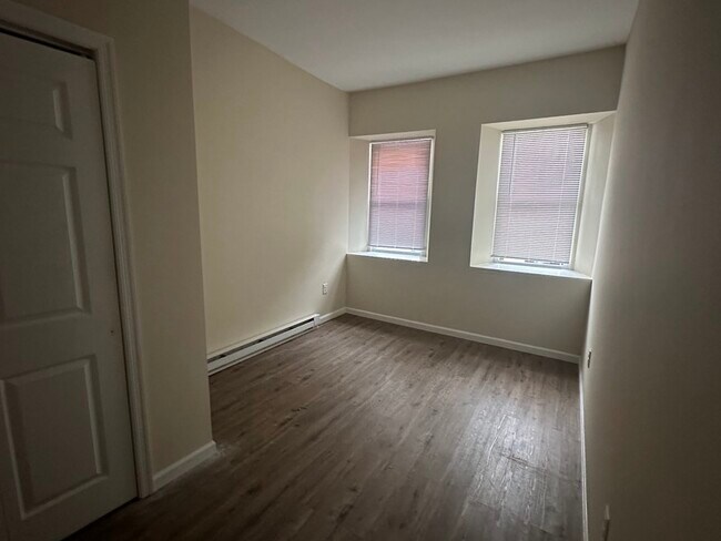 1350 Willow St in Norristown, PA - Building Photo - Building Photo