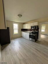 1768 Lawrence St in Rahway, NJ - Building Photo - Building Photo