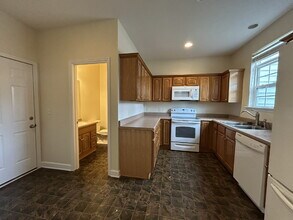511 Forsyth Dr in Hinesville, GA - Building Photo - Building Photo