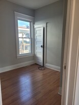 20 Green St, Unit Green St Apt 1 in Mechanicville, NY - Building Photo - Building Photo