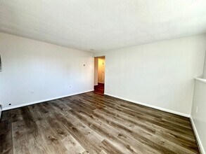 206 High St, Unit 7 in Waltham, MA - Building Photo - Building Photo