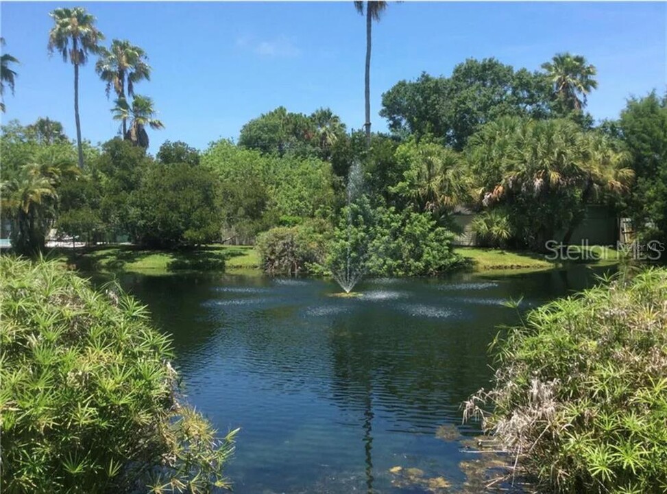 5088 Barrington Cir in Sarasota, FL - Foto de edificio