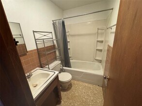 1303 Meadow Ln in Weatherford, OK - Foto de edificio - Building Photo