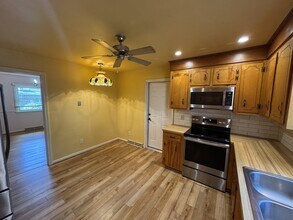 305 Woodbridge Dr in Chesapeake, VA - Building Photo - Building Photo