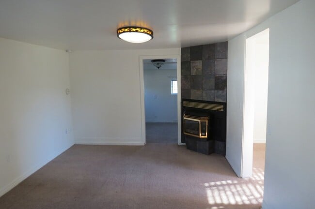 2105 3rd Ave in Longmont, CO - Building Photo - Building Photo