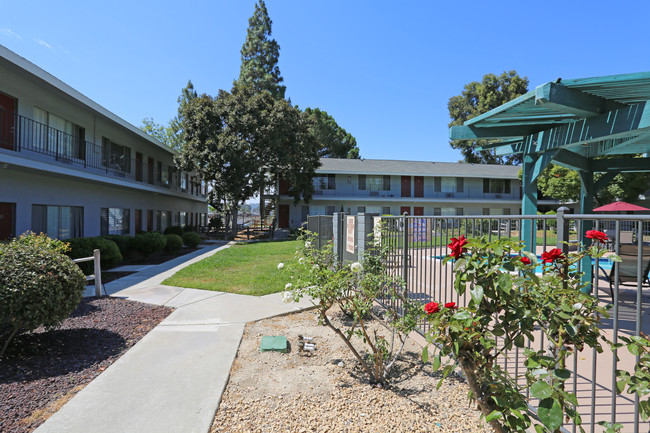 The Timbers Apartments in El Cajon, CA - Building Photo - Building Photo